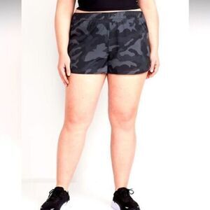 NWT- Plus Size Women’s Athletic Shorts - Black/Gray Camo 3” Inseam UV- Size 2XL